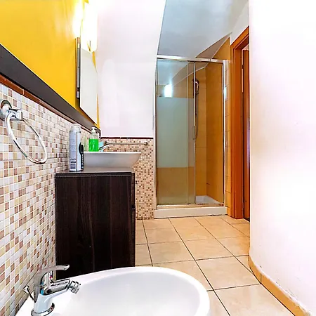 Affaccio Al Barocco Apartment *